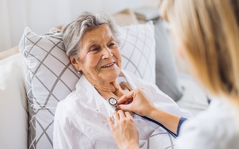 Warum-Dekubitus_AdobeStock_235656841_800x500